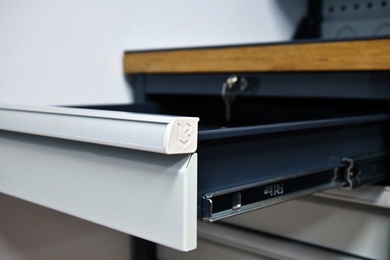 Верстак FBK 1551.16.3-2FR купить в Красноярске Верстак FBK 1551.16.3-2FR купить в Красноярске